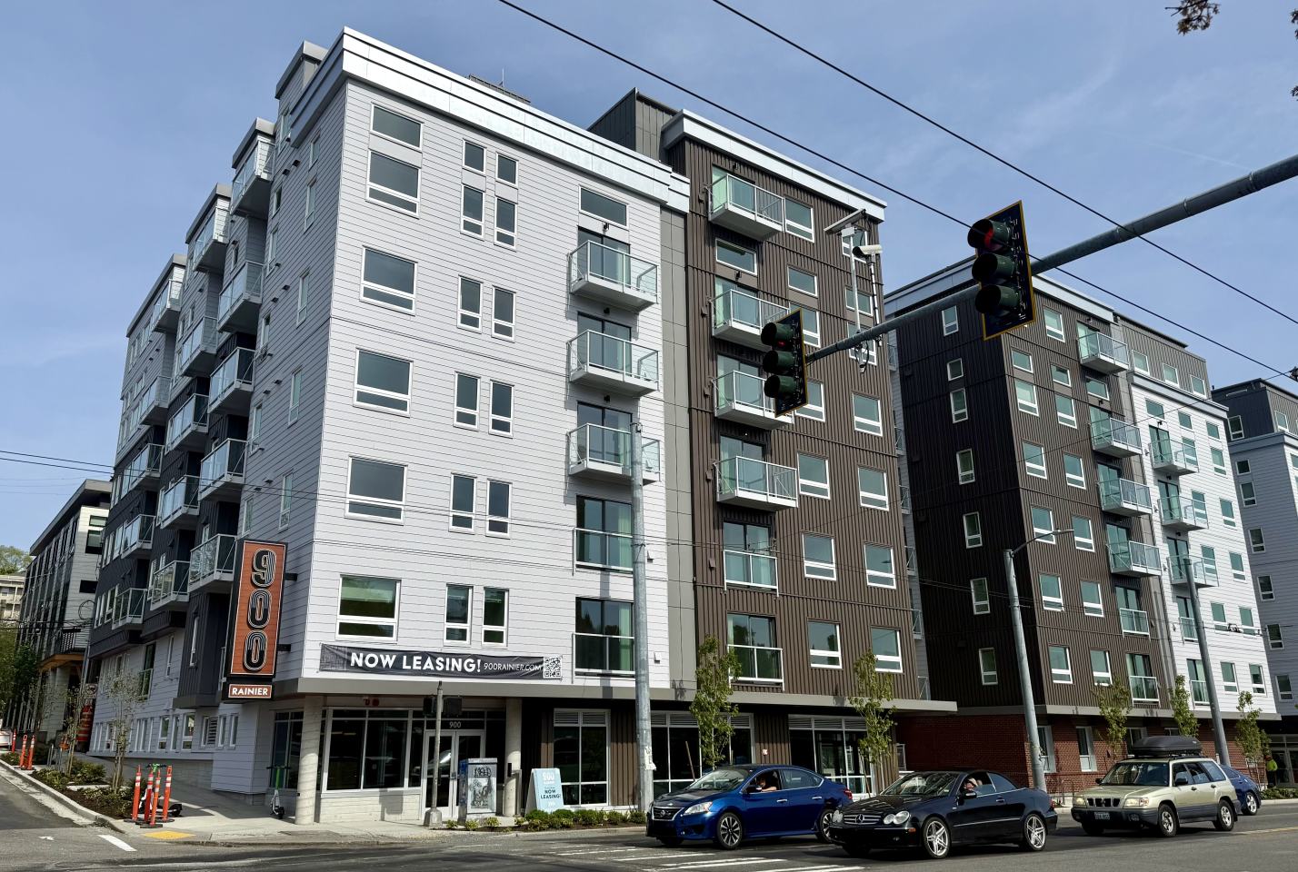 900 Rainier Image 1