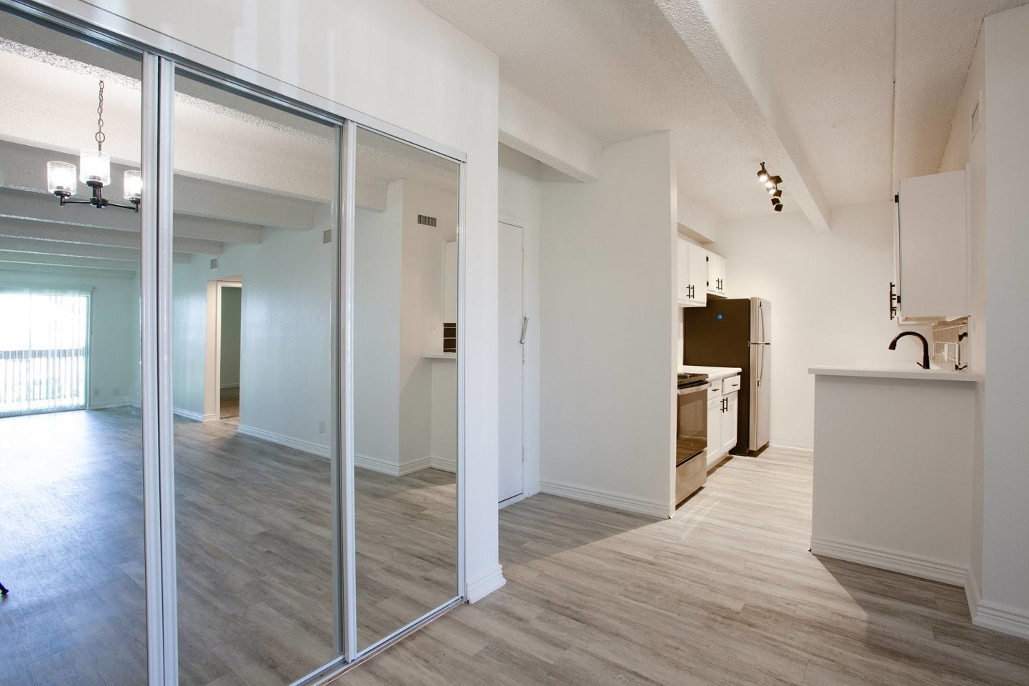 Los Altos Towers Image 23
