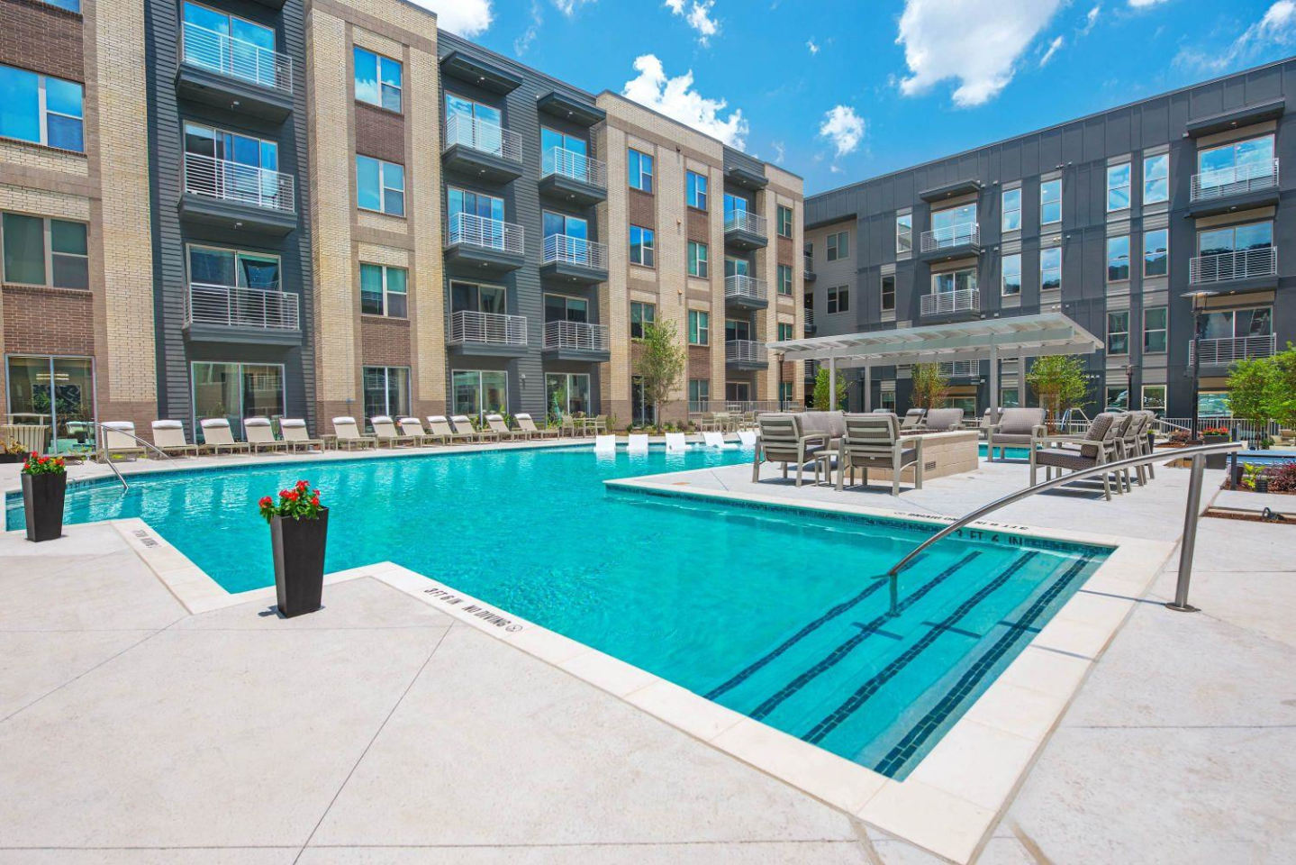 Luxia Preston Image 18