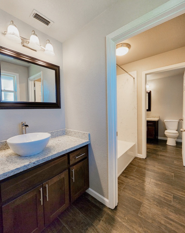 Lake Forest Image 24
