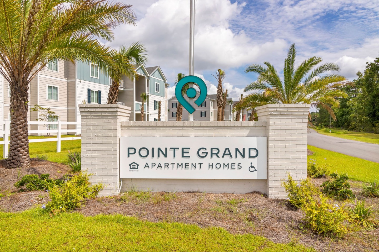 Pointe Grand Apartment Homes Image 28