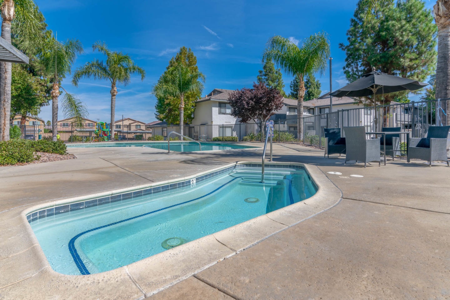 Shoreline Apartments Image 4