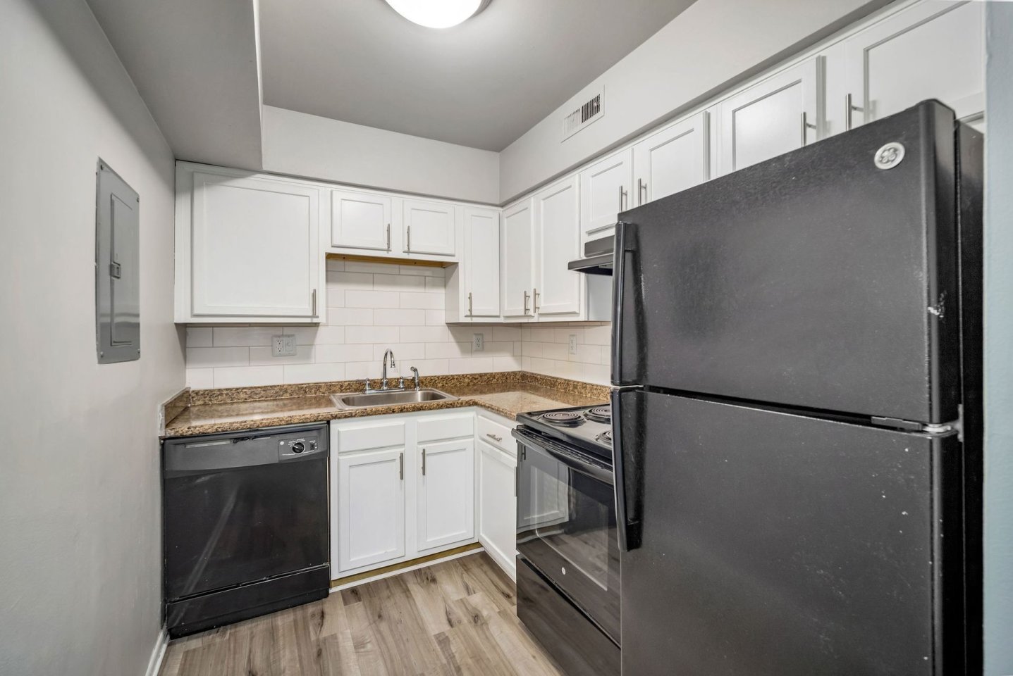Oakmont Flats Image 15