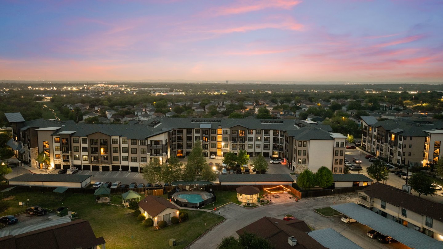 Axis Hamilton Image 149