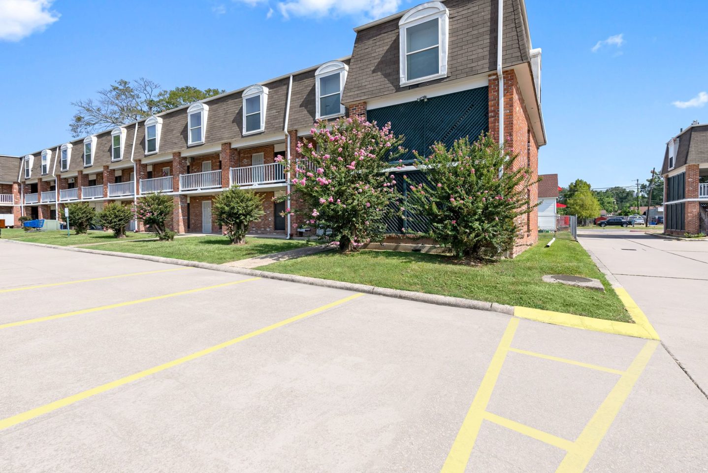 Bellemont Victoria I Apartments Image 16