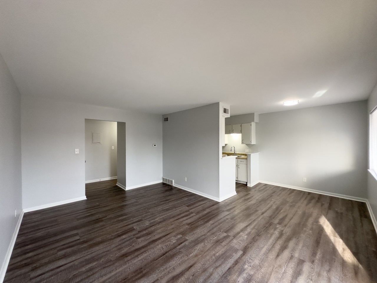Somerset Villa Apartments Image 2