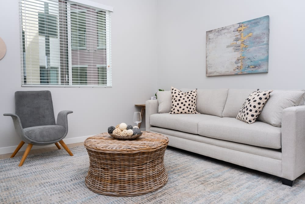 Downtown Ontario Luxury Apartments Image 16