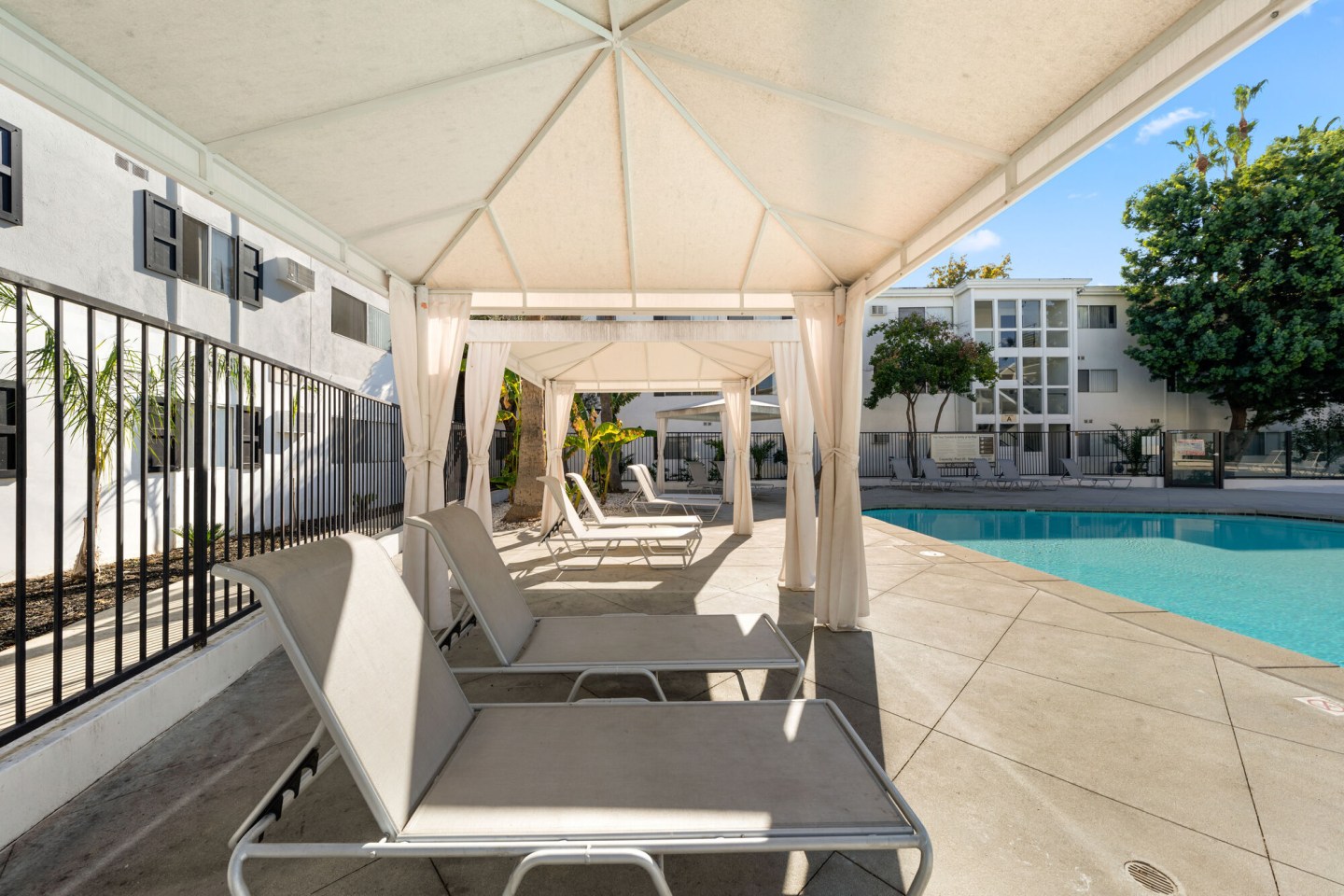 Summerview Beach Resort Luxury Apartments Image 28