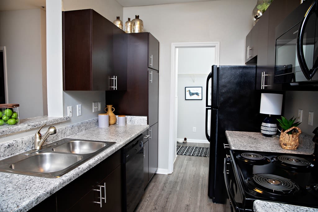 Southpoint Estate Apartments Image 2