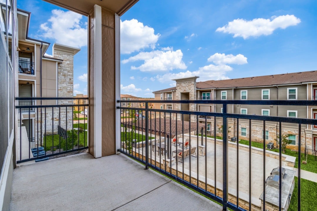 Residence at Gateway Village Image 26