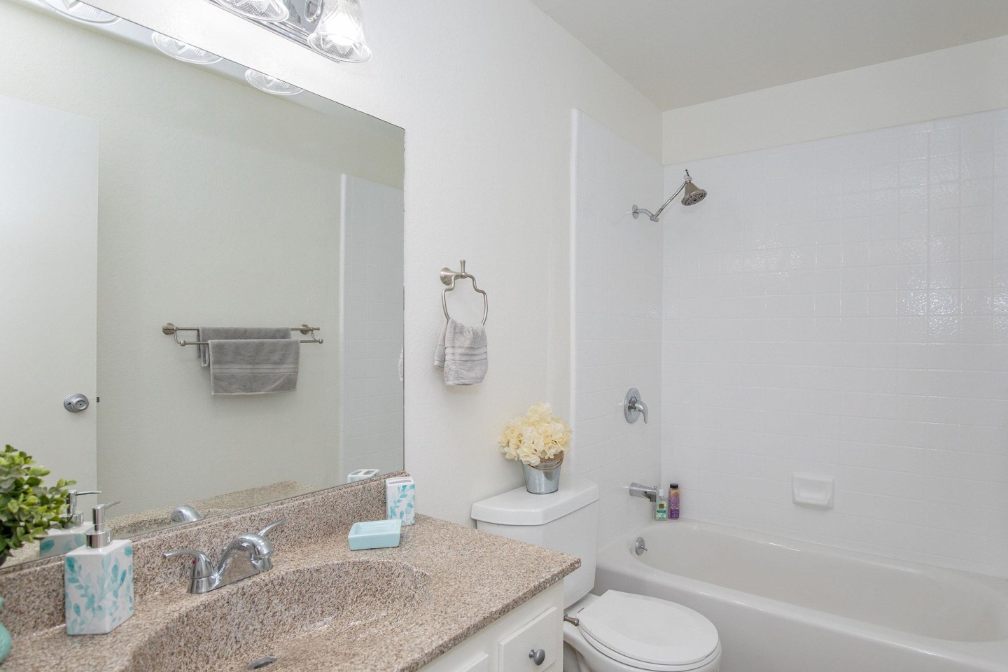 Singing Tree Apartment Homes Image 19