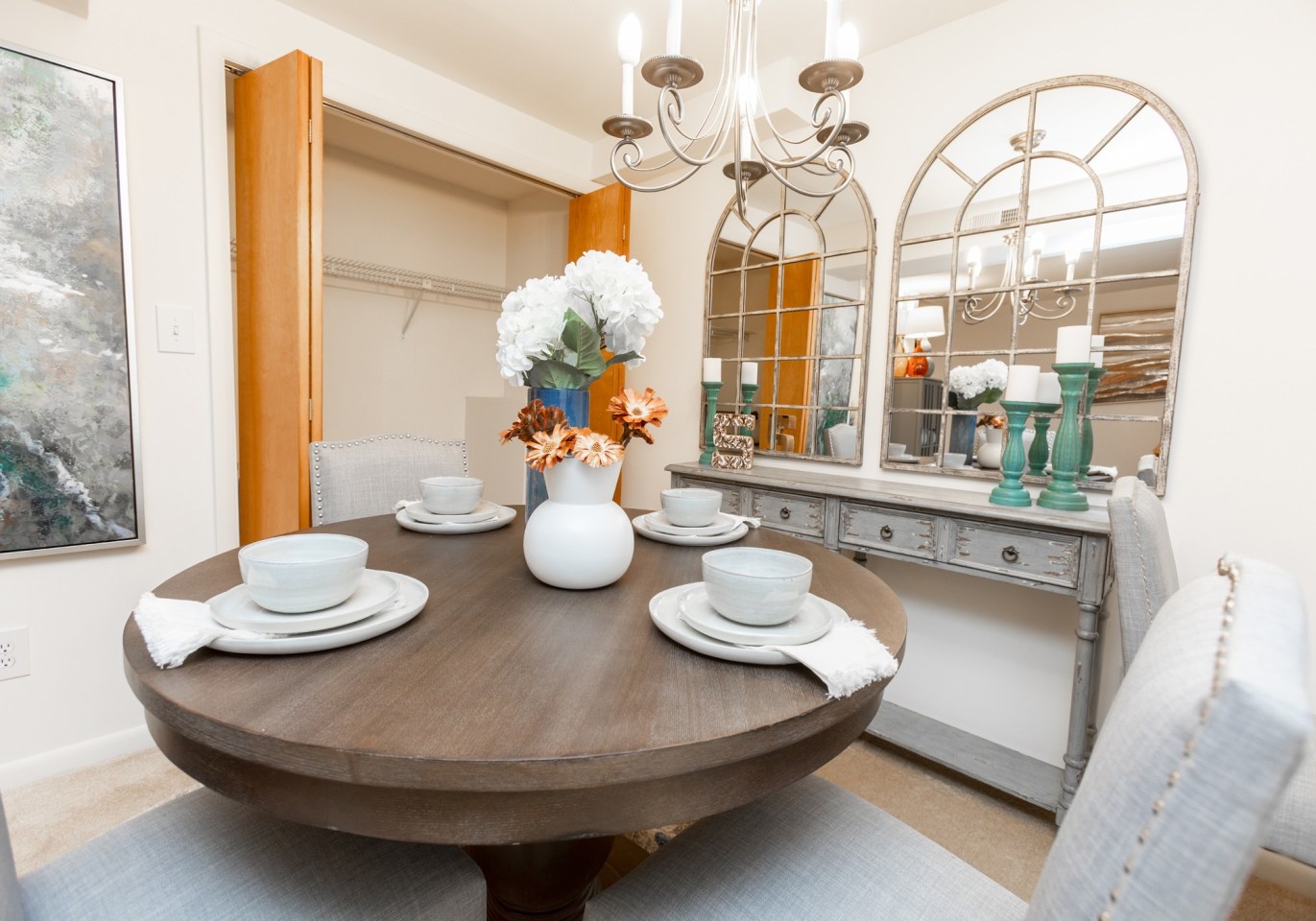 Spring Hill Apartments And Townhomes Image 12