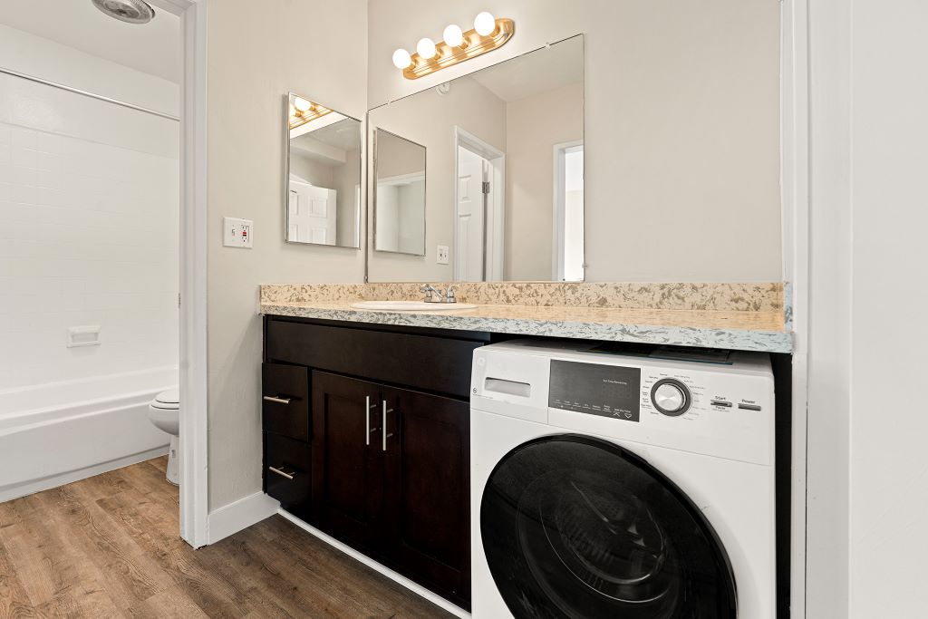 Riverside Apartments Image 7