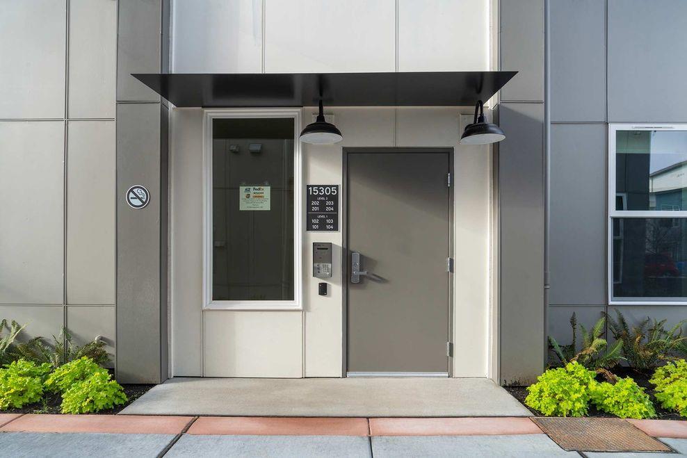 The Main Apartments + Lofts Image 26