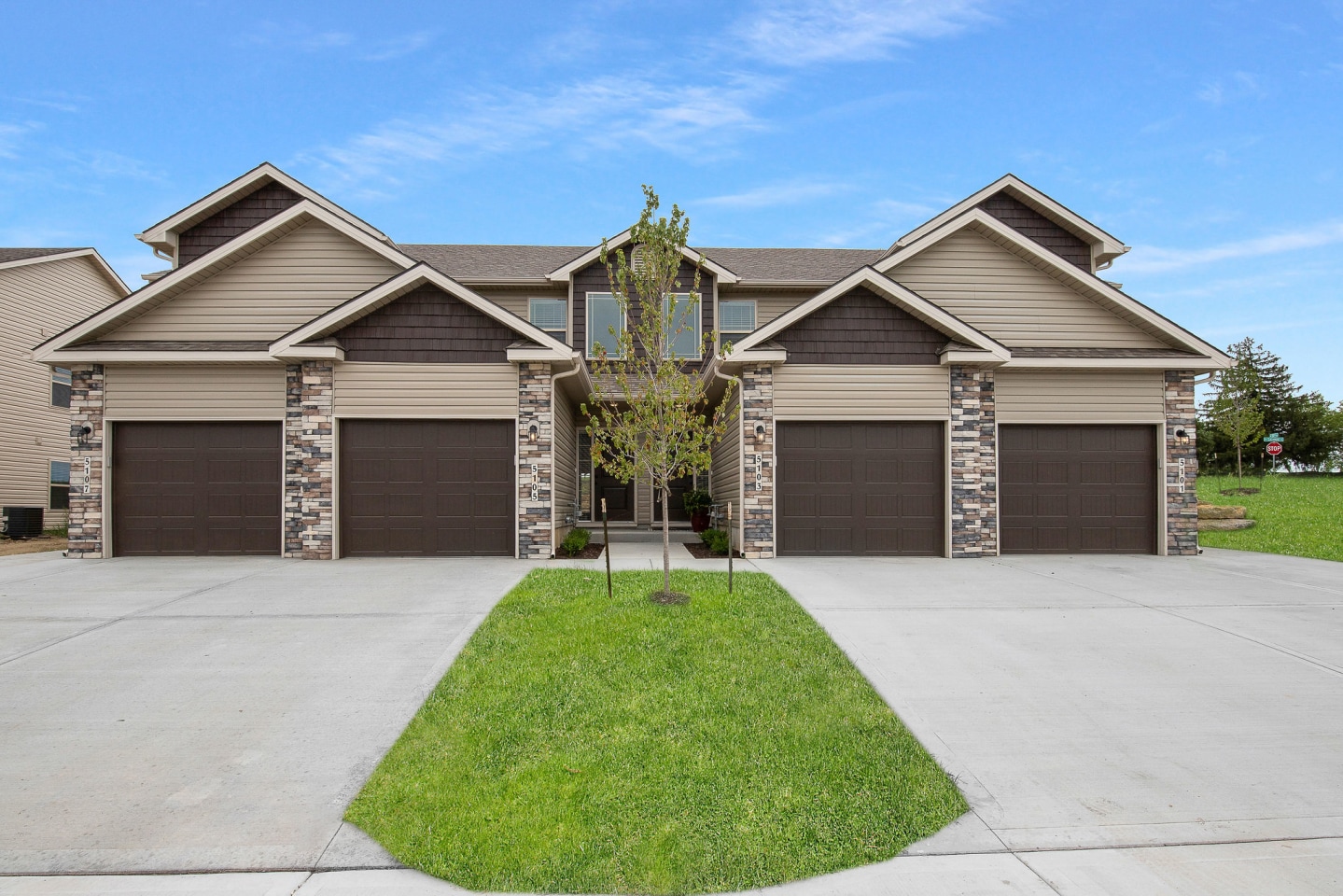Fieldhouse Townhomes Image 12