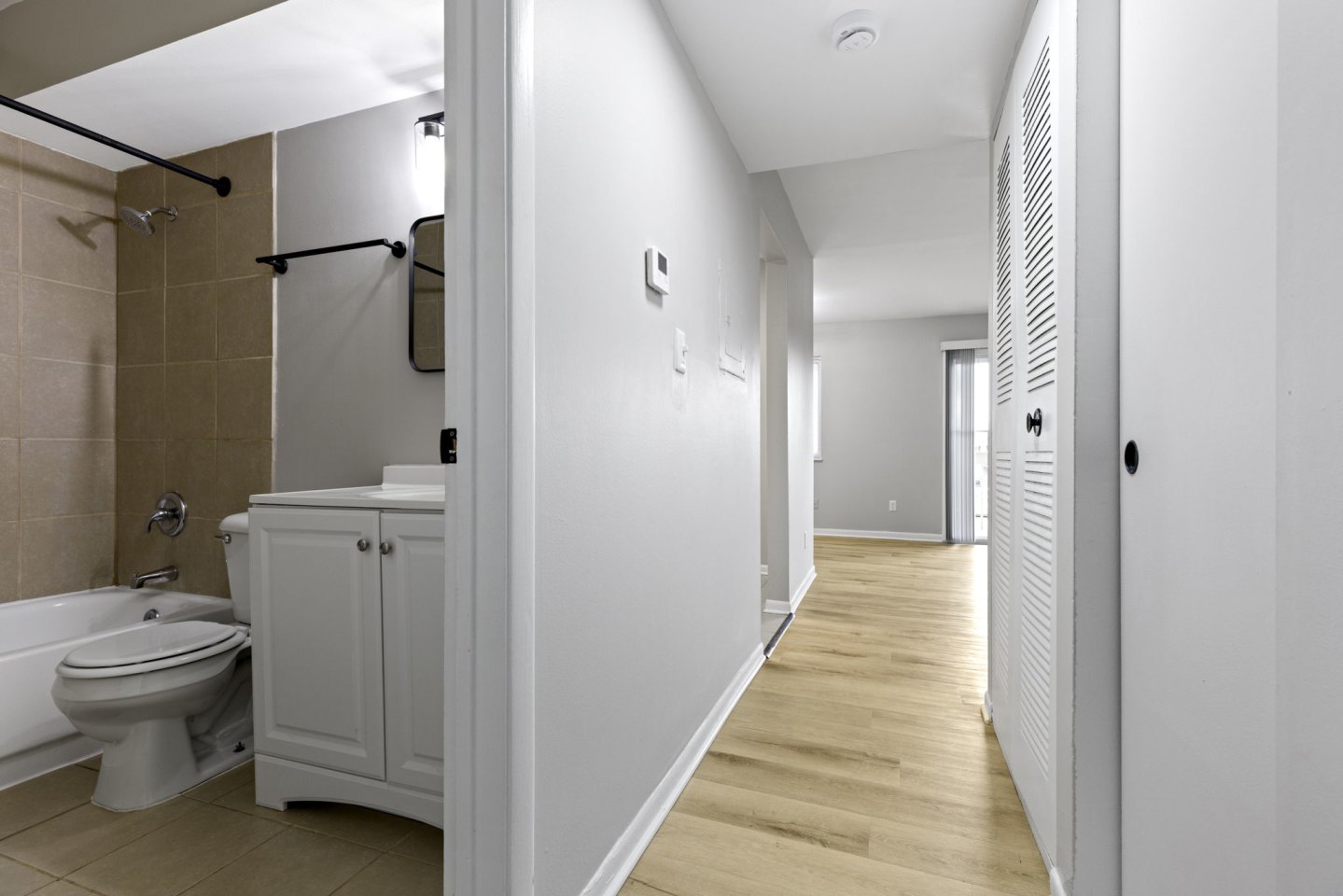 Cedars Apartments Image 3