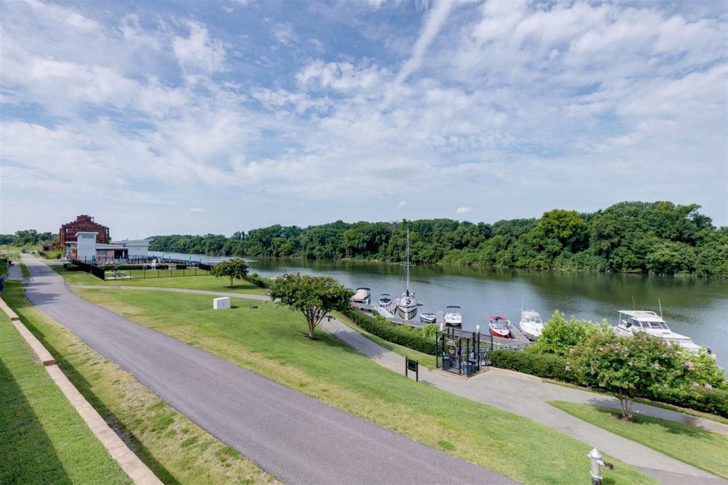East 51 at Rocketts Landing Image 8