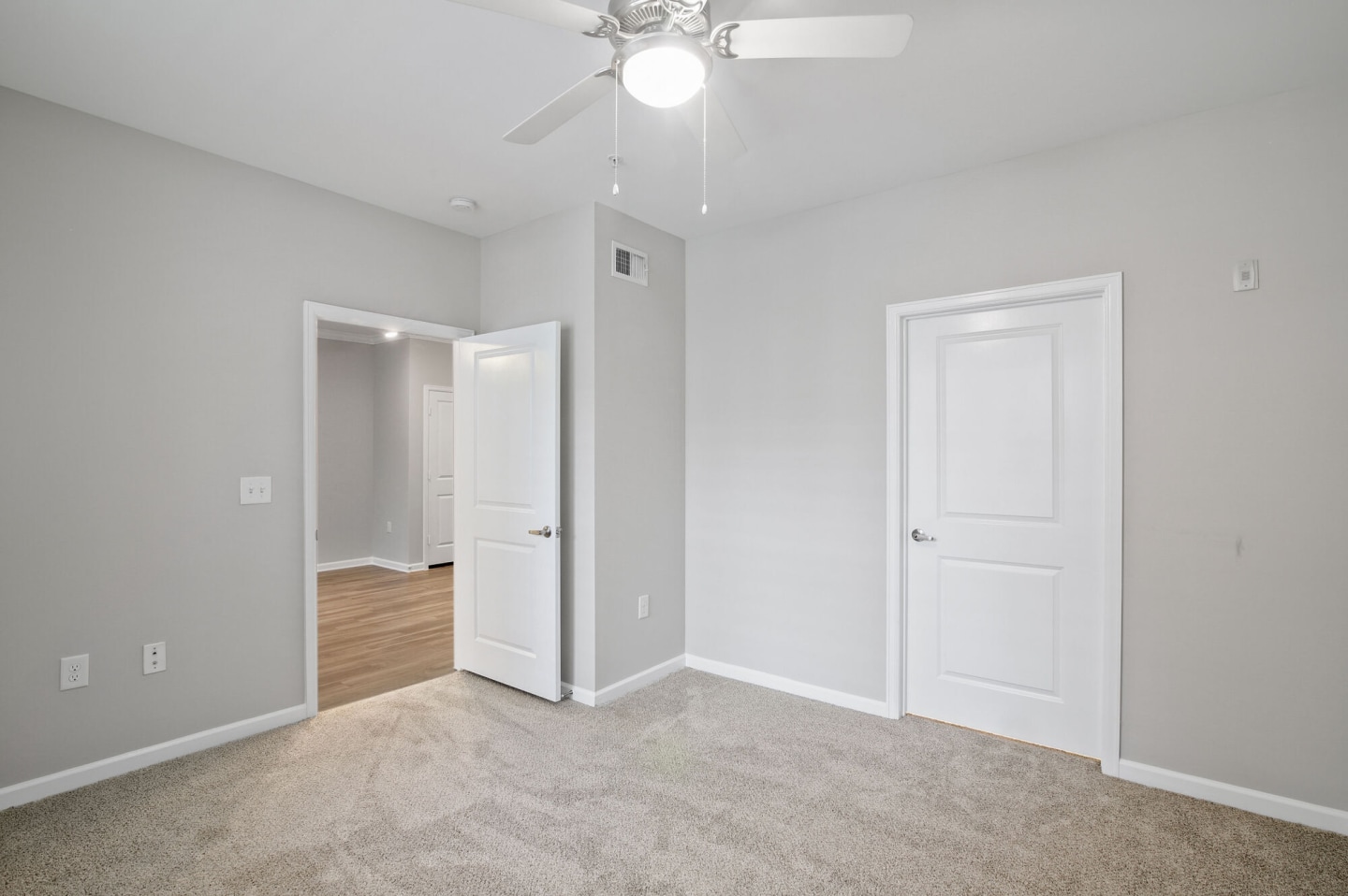 1105 Town Brookhaven Image 19