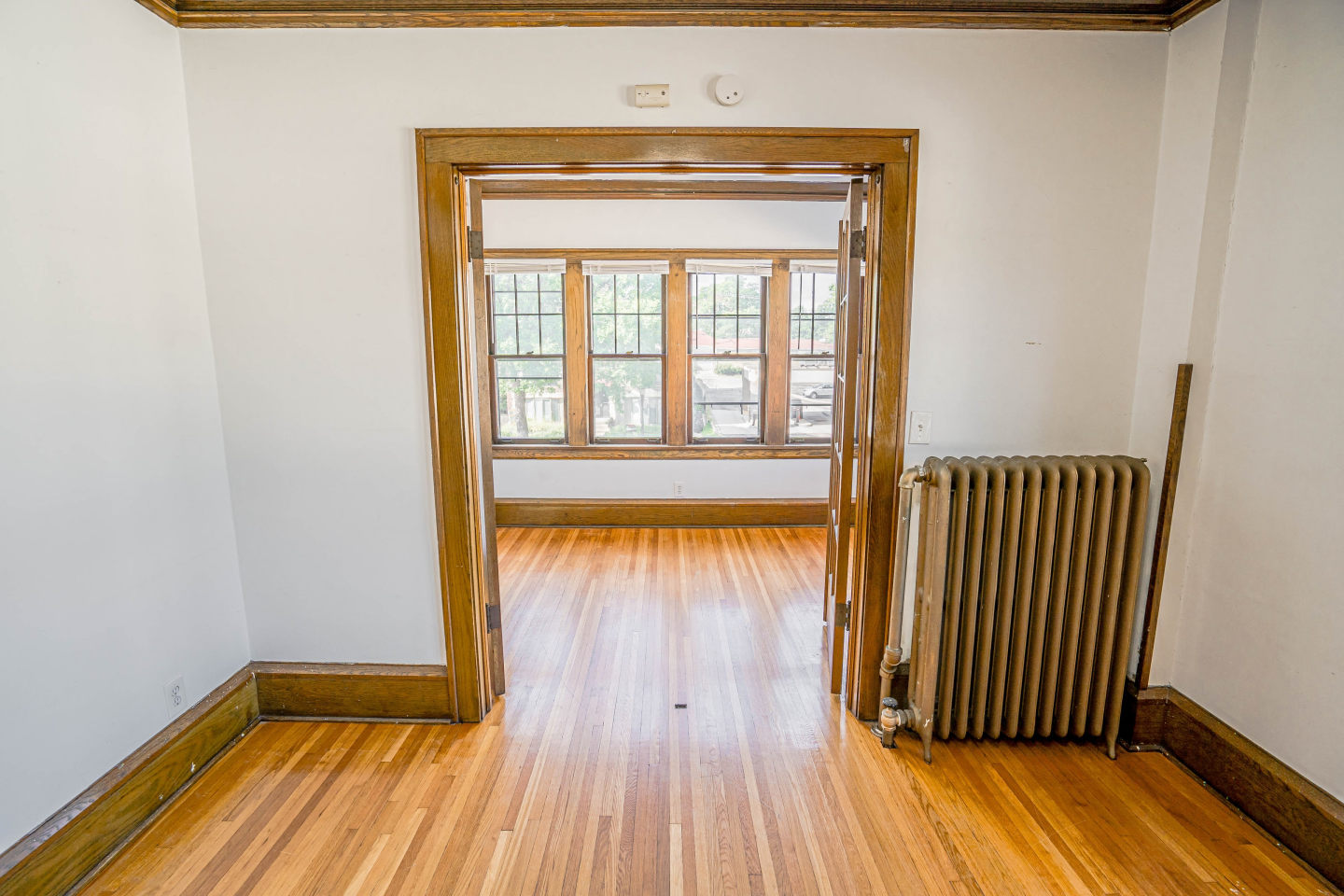 990 Grand Avenue Image 12