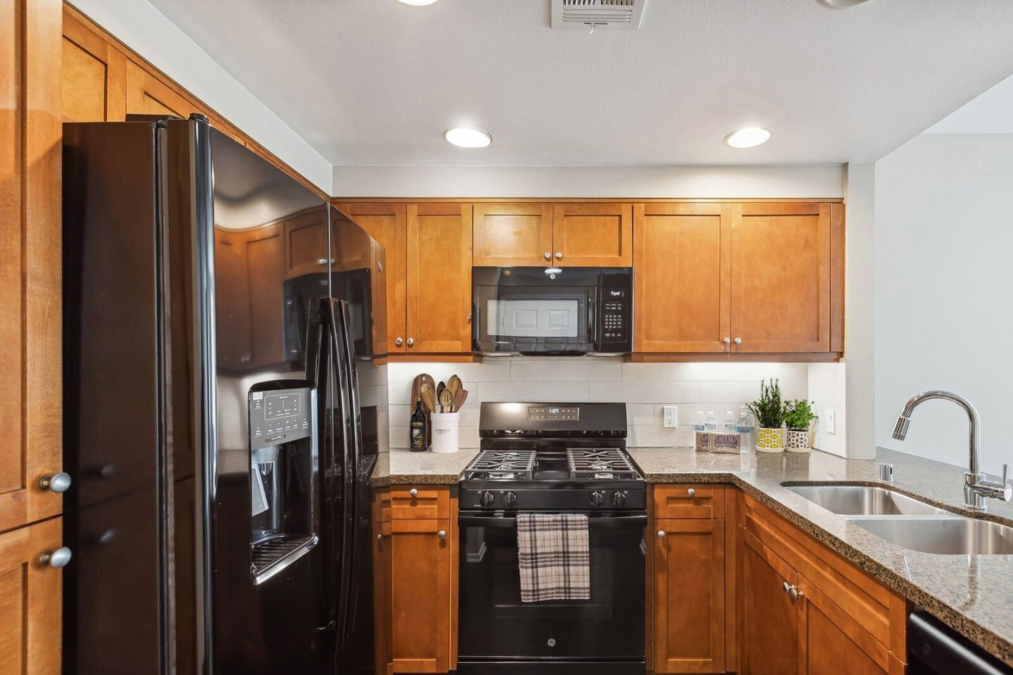Ontario Town Square Townhomes Image 6