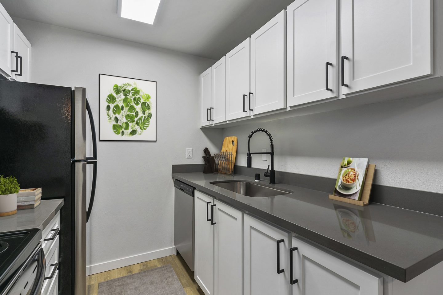 Capri Apartments Image 4