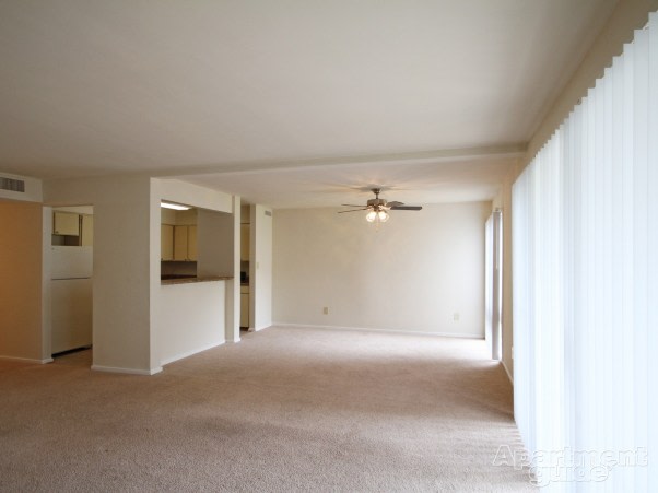 Woodberry Forest Apartments Image 5