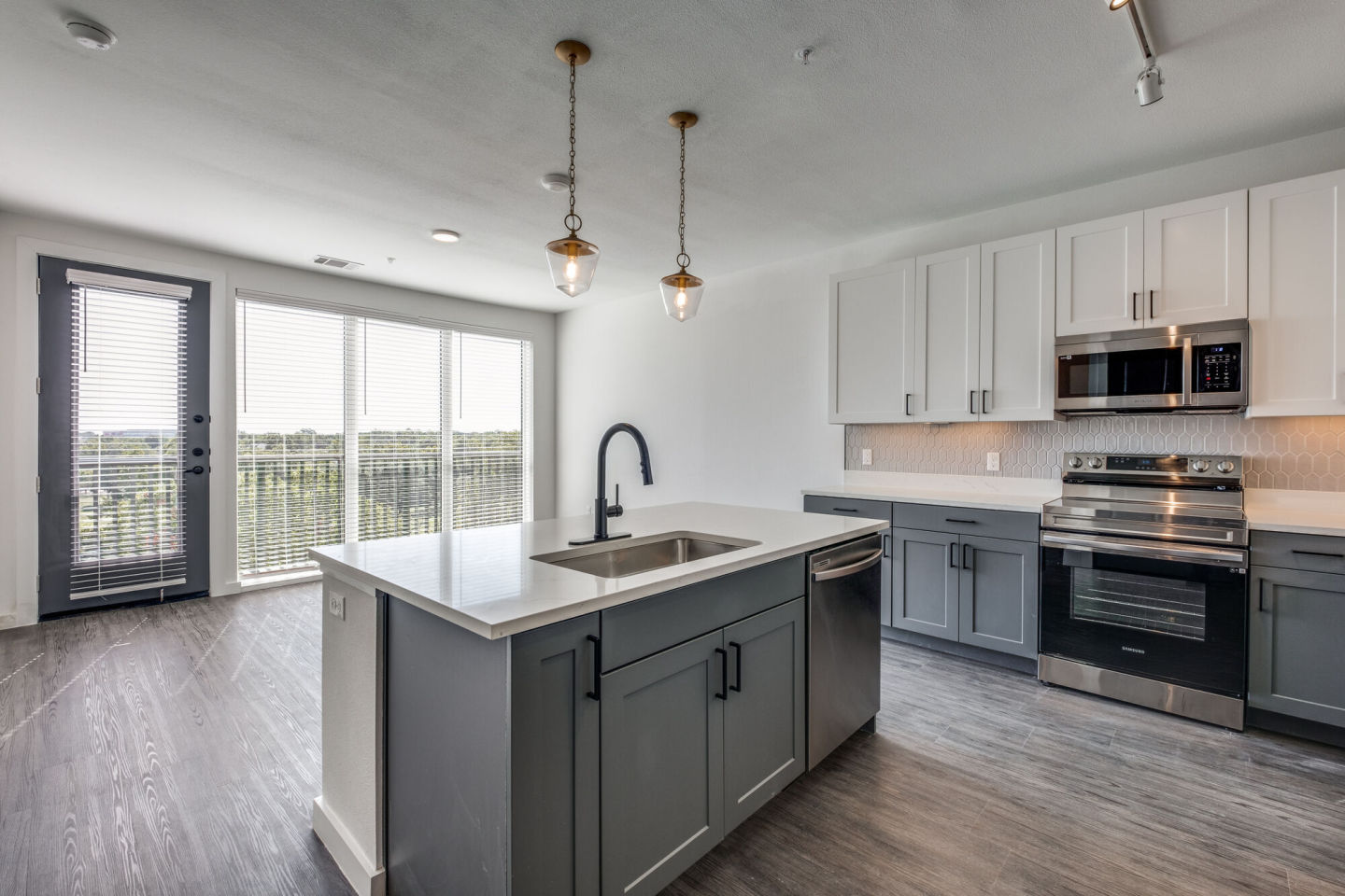 Zang Flats Apartments Image 7