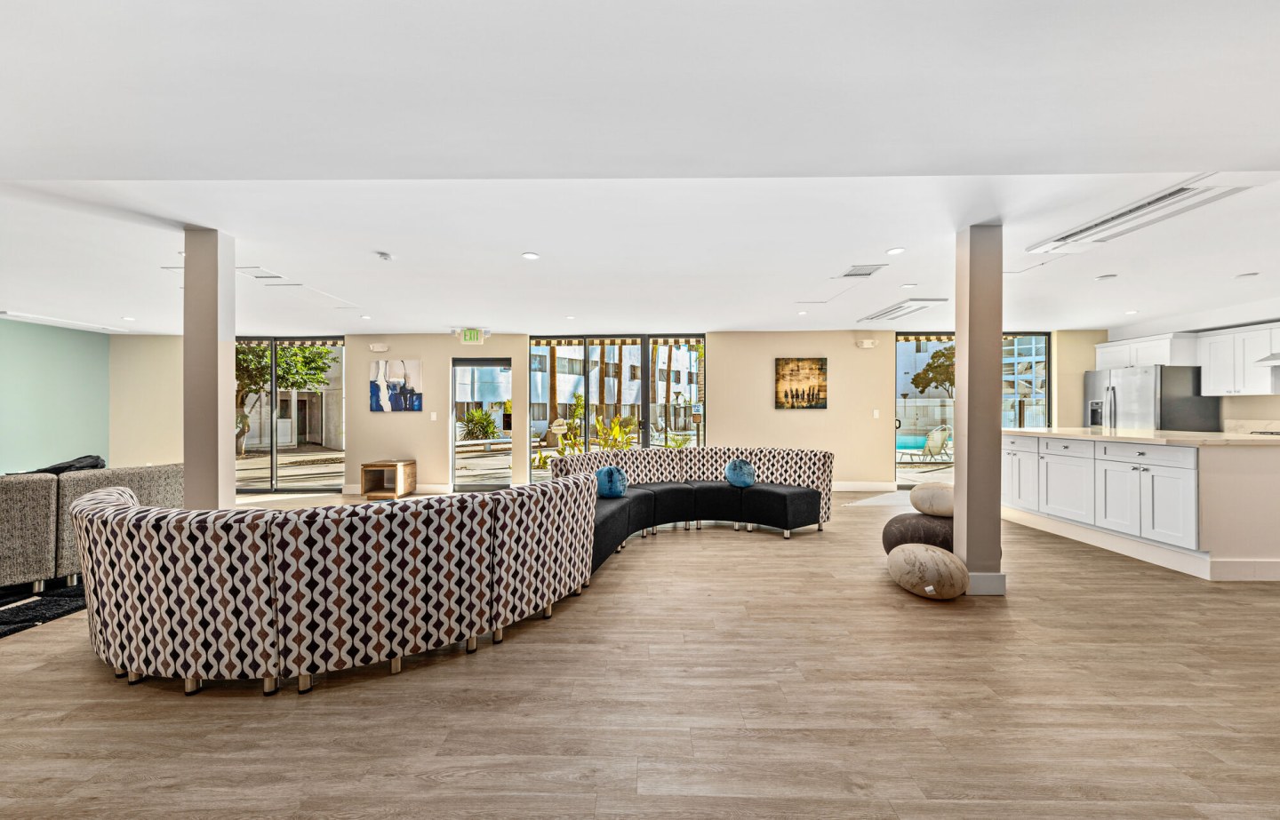 Summerview Beach Resort Luxury Apartments Image 14