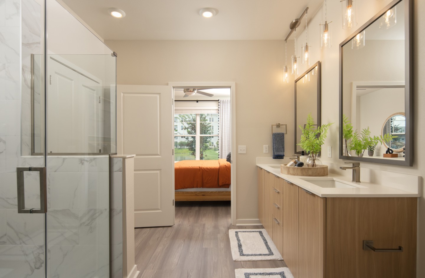 Aventon Meadows Image 4