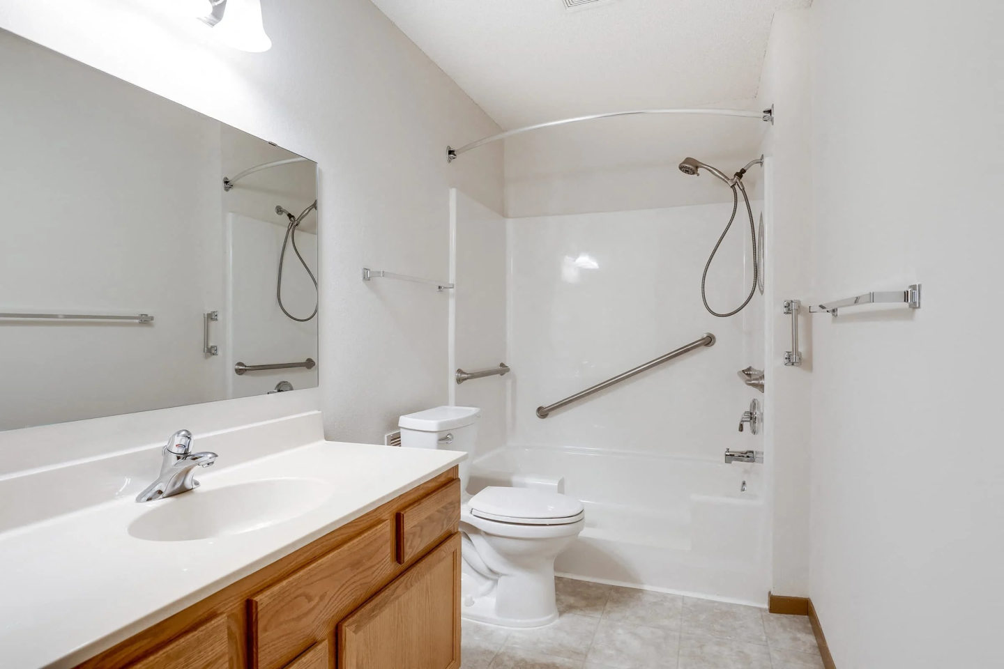 Cottages of Vadnais Heights - Senior Housing Image 4