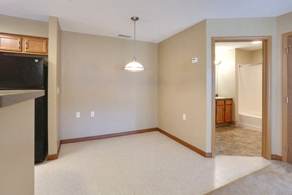 Deer Lakes Apartments Image 3