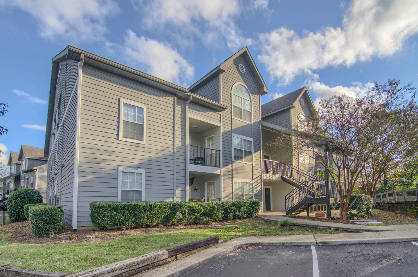 Twin Oaks Image 19