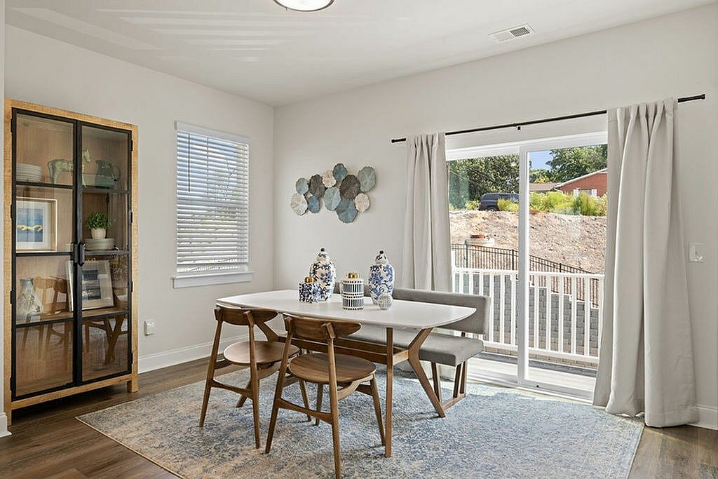 Blu South Townhomes Image 32