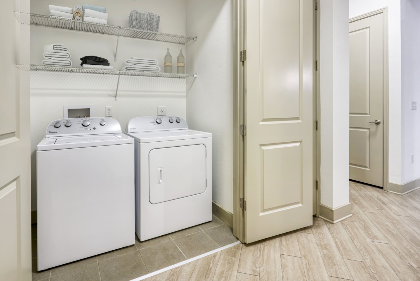 Helios Apartments Image 9