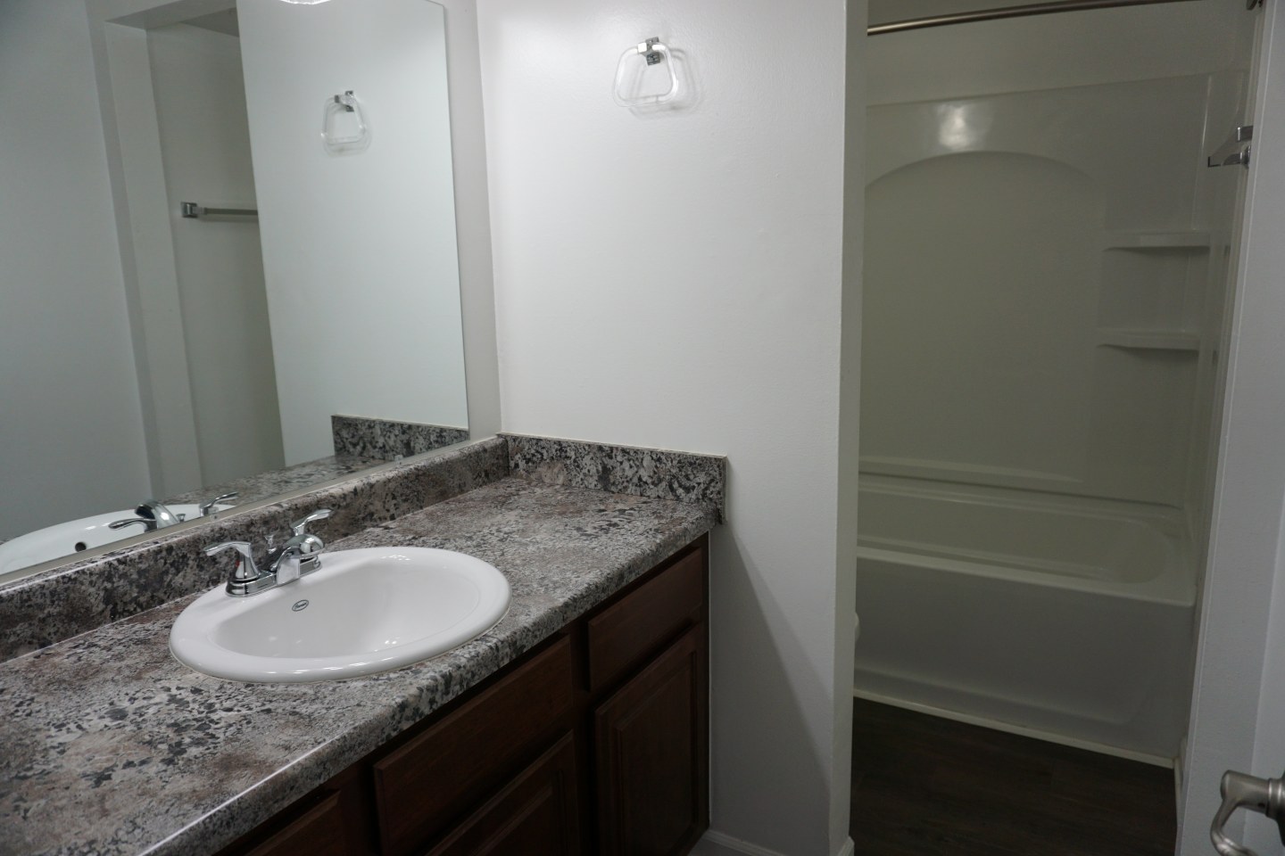 Woodcrest Apartments Image 14