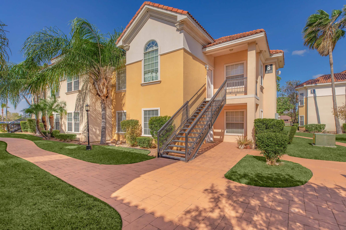 Las Misiones Apartments Image 10