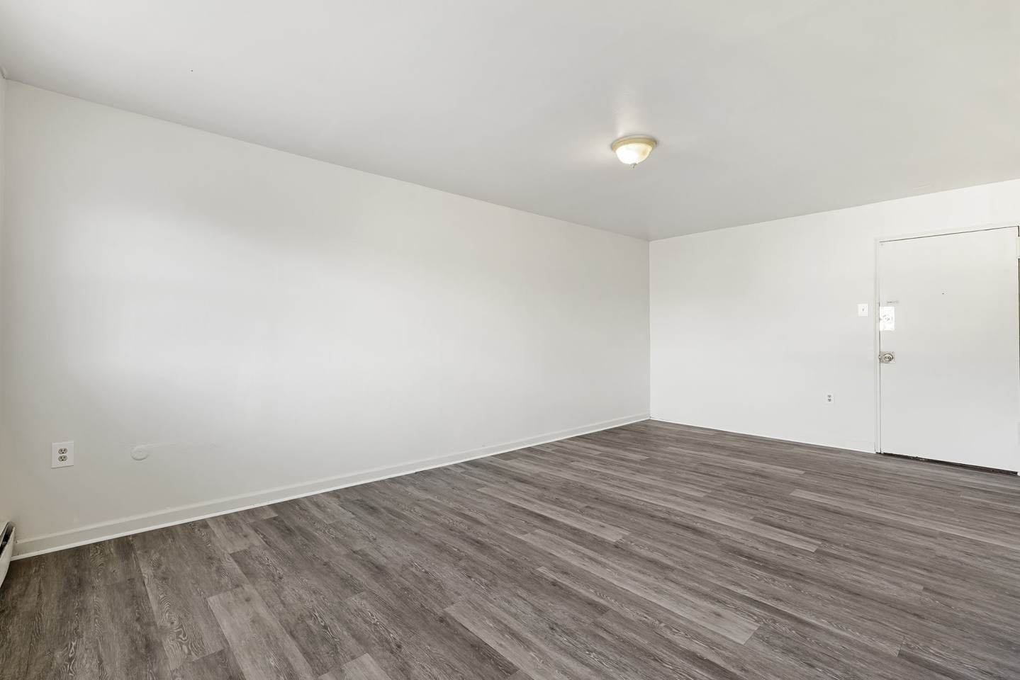 Spencer Place Apartments Image 15