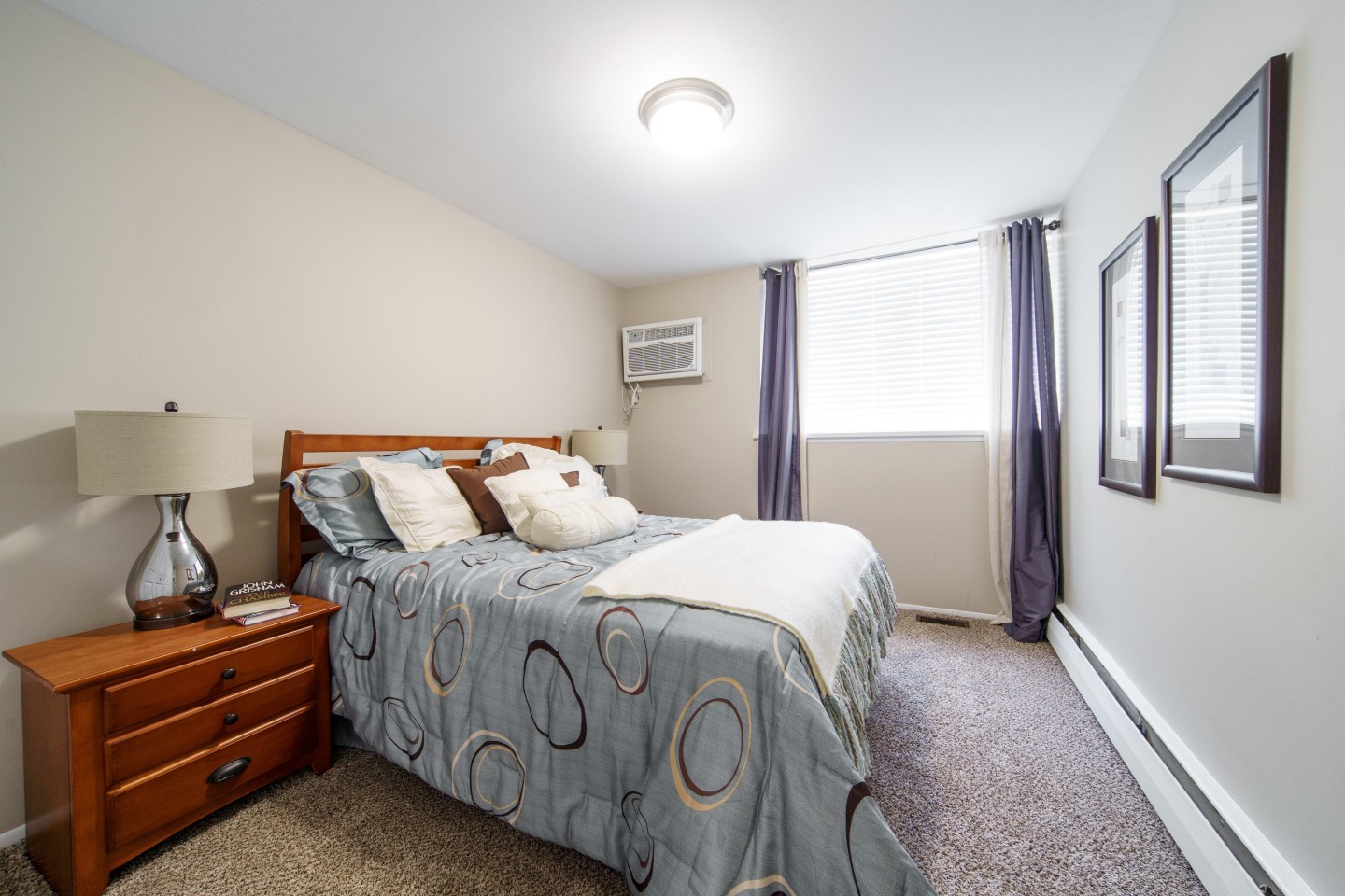 Charlton Apartments Image 11