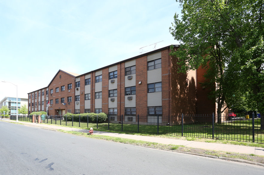 Senior Housing - Faith Manor Image 3