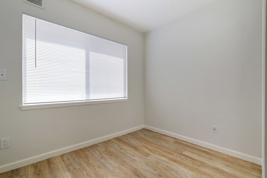 450 28th Street Apartments Image 10