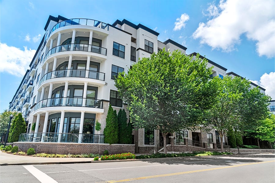 2700 Charlotte Ave Apartments Image 3