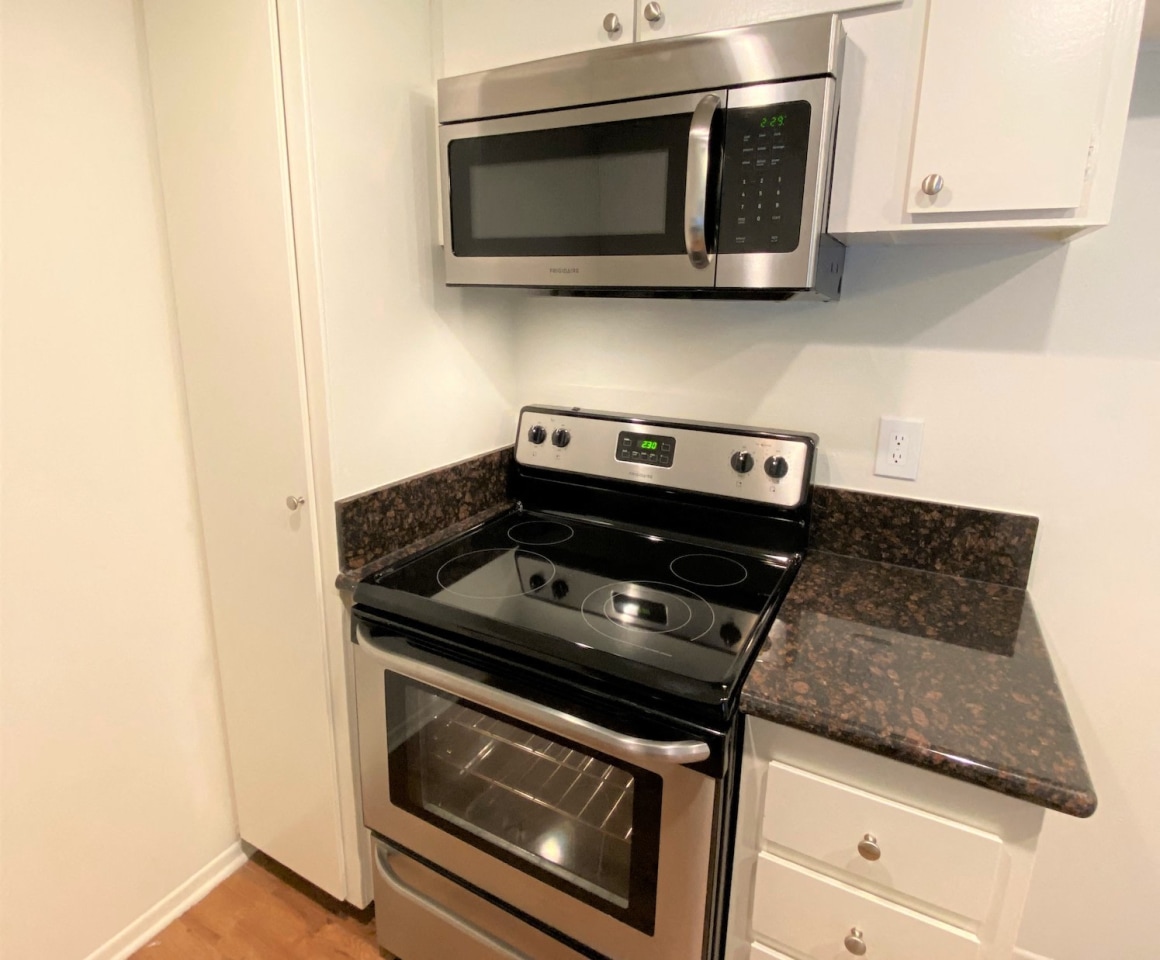 Cross Roads Apartments Image 18