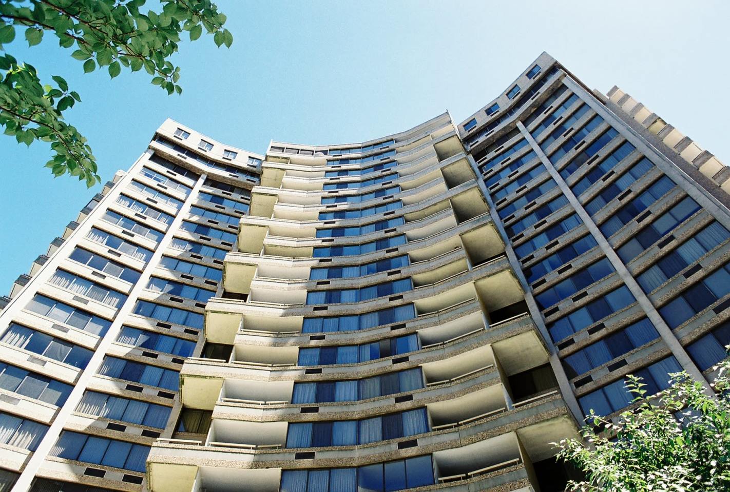 Hampton Plaza Image 3