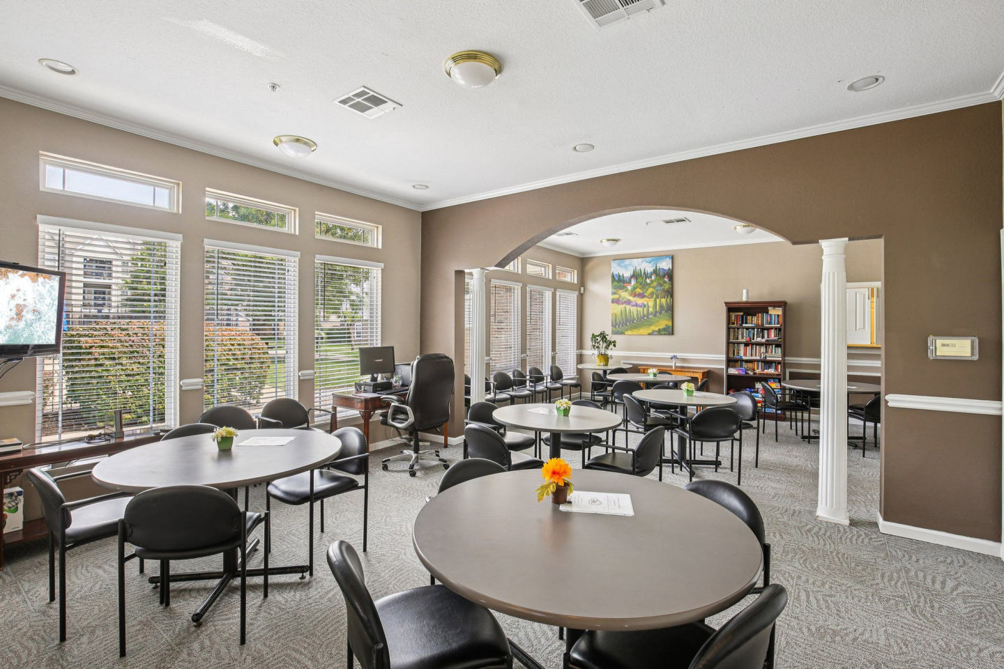 Truman Farm Villas 55+ Senior Living Image 3