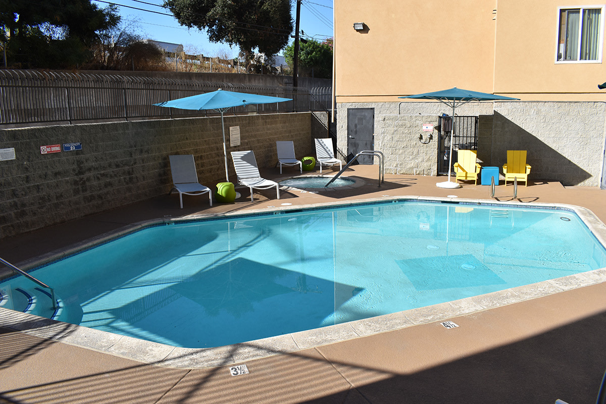Encino Palms Image 2