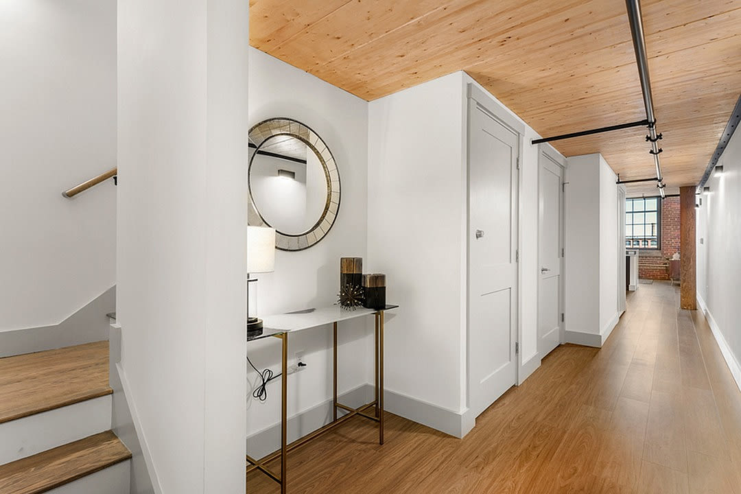Riverwalk Lofts Image 22