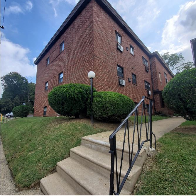 Fox Chase Gardens Image 1