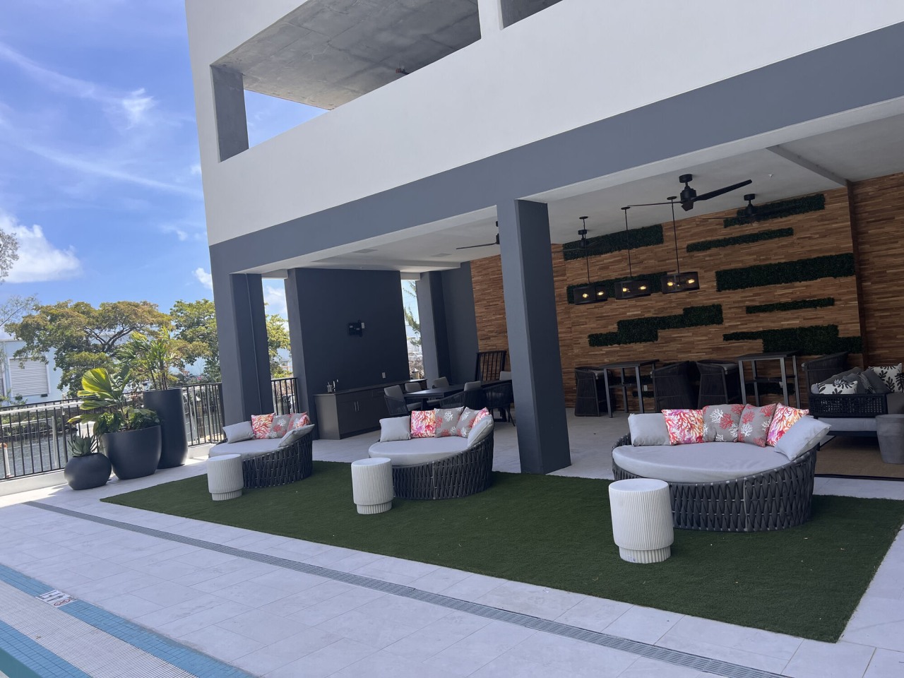 Oasis Pointe Residences Image 40