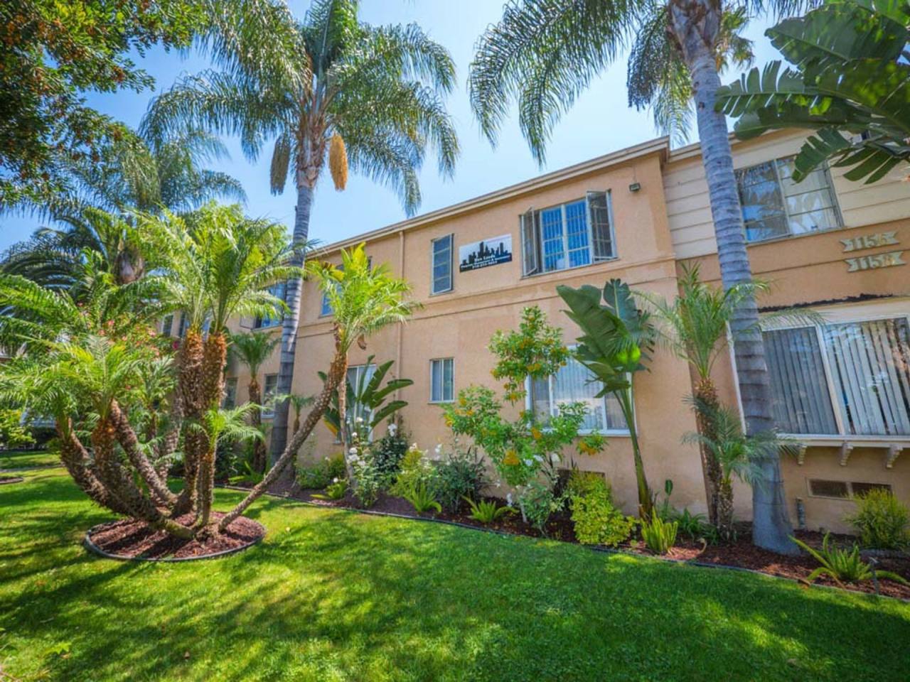 1136-1160 N. El Centro Ave. Image 1