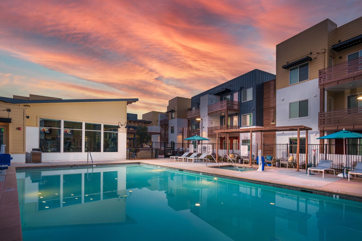 Aurora Apartments Image 4